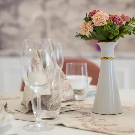 Апартаменты лукс на море Luxury In Downtown With Garage *