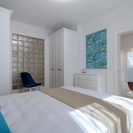 Апартаменты лукс на море Luxury In Downtown With Garage