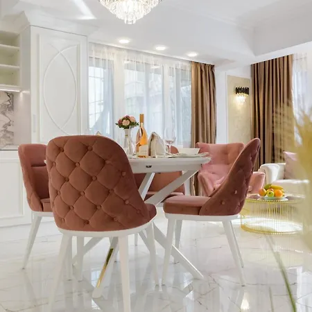 лукс на море Luxury In Downtown With Garage Apartment