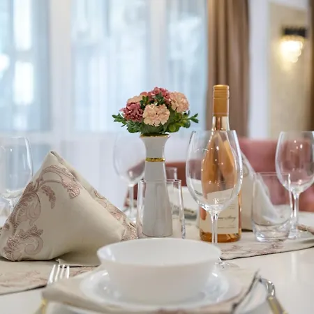 лукс на море Luxury In Downtown With Garage Varna