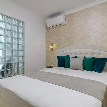 Apartman лукс на море Luxury In Downtown With Garage *