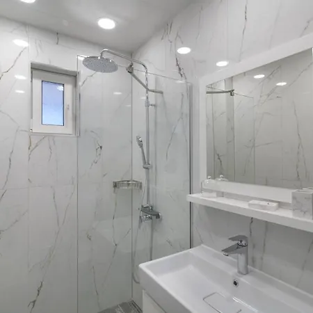 лукс на море Luxury In Downtown With Garage Varna