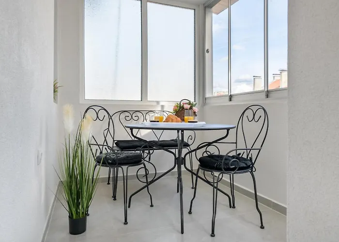 лукс на море Luxury In Downtown With Garage Varna