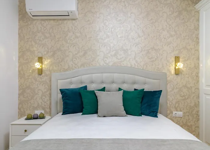 Appartamento лукс на море Luxury In Downtown With Garage *