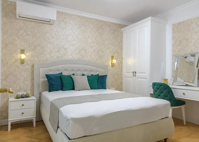 Appartamento лукс на море Luxury In Downtown With Garage