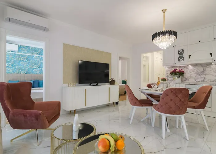 Appartamento лукс на море Luxury In Downtown With Garage *