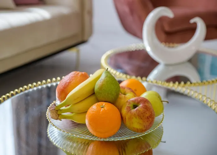 лукс на море Luxury In Downtown With Garage *